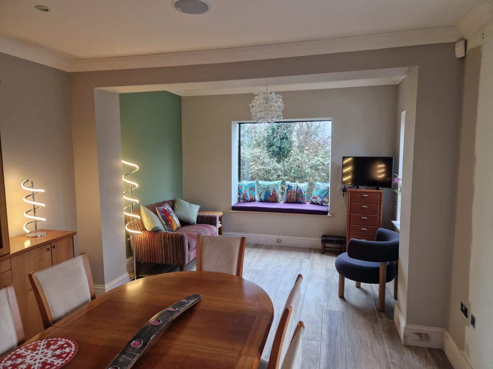 Driver drawing window seat double extension Lower Stondon